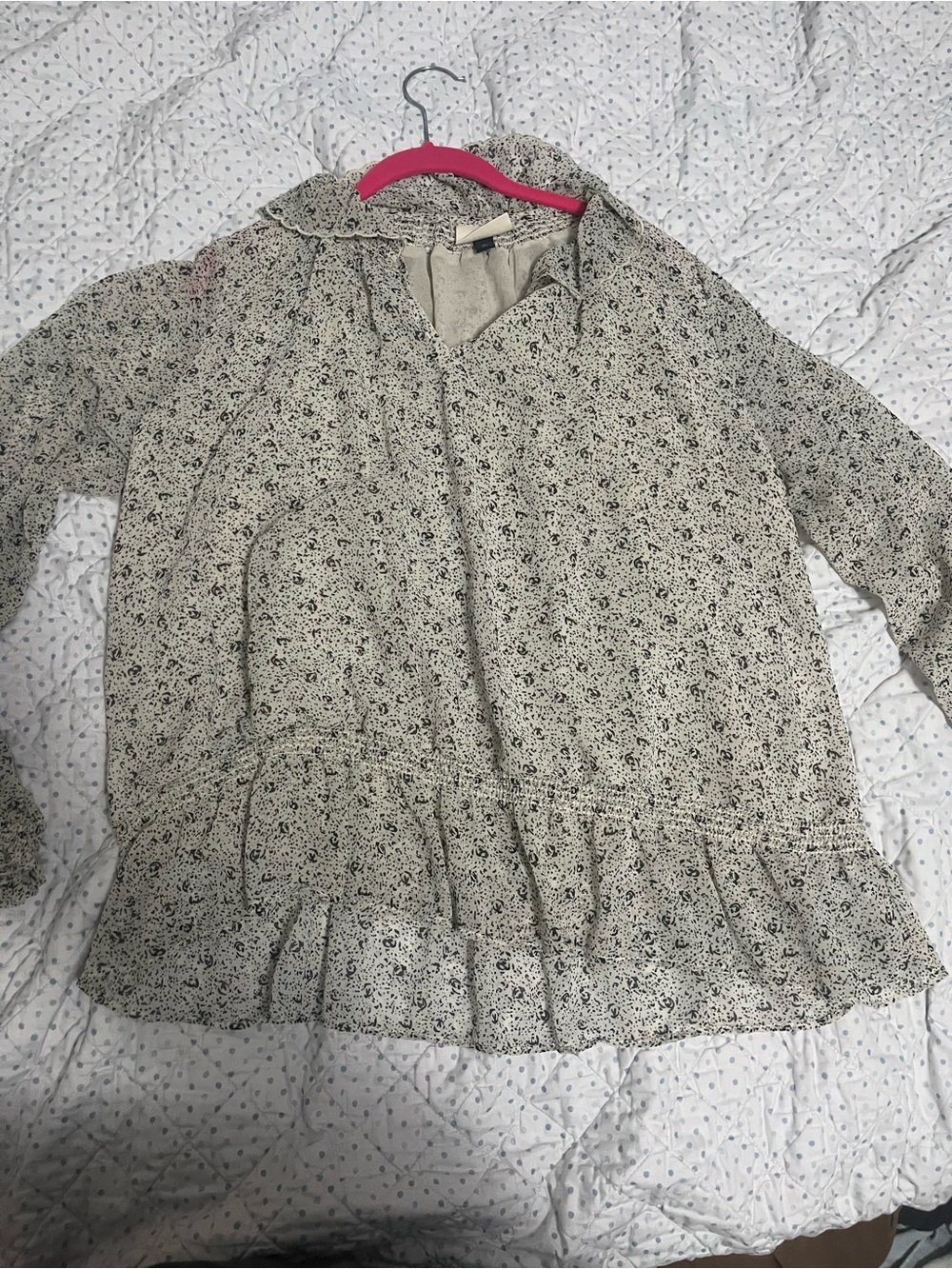 Universal Thread Cream Floral Ruffle Hem Blouse